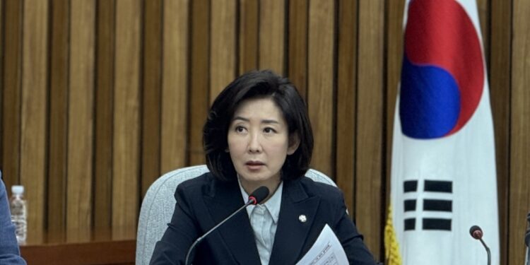 나경원 “‘존엄 현지’는 꽁꽁 숨기고 대법원장은 압박”