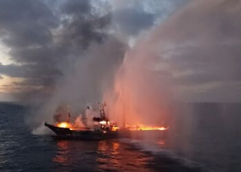 기관실서 갑자기 ‘펑’… 마라도 남동쪽 35㎞ 해상 선박서 불 나 6명 부상