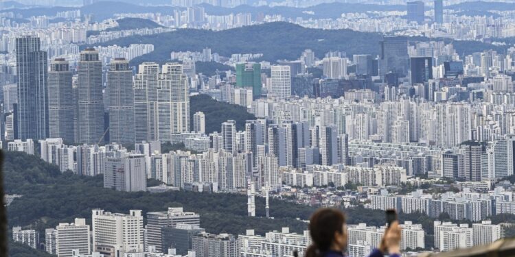 수도권 규제 확대… 지선 앞두고 ‘토허제 카드’ 고심