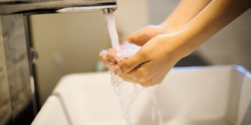 “남성 5명 중 1명, 용변 후 손 안 씻어…여성의 2배” 공중화장실 관찰했더니