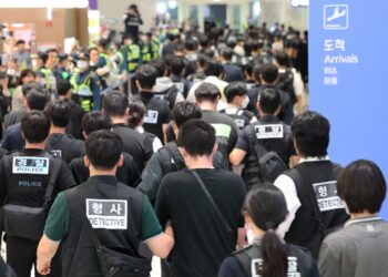 ‘캄보디아 구금’ 한국인 송환 두고 여야 공방…“한국 청년 3명 추가 구출”