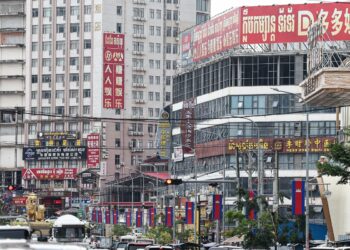 (영상) 겨우 탈출해 대사관 갔더니 “이따 와”…경찰도 외면