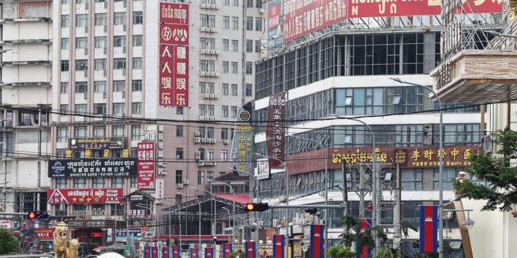 (영상) 겨우 탈출해 대사관 갔더니 “이따 와”…경찰도 외면