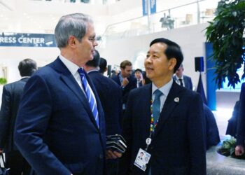 러트닉·베선트는 넘었다… ‘트럼프 선불 집착’은 끝까지 변수