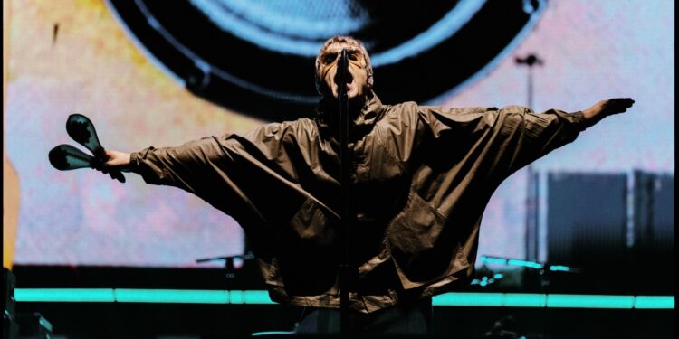 ‘브릿팝의 황제’는 늙지 않았다 | 서울신문