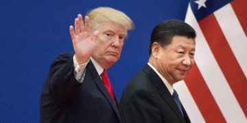 [속보] 시진핑 탑승 전용기 김해공항 착륙…11년만에 방한