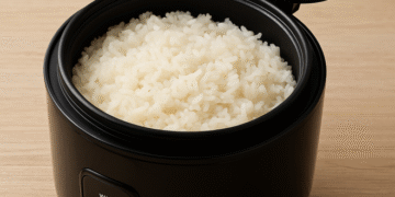 따뜻한 밥 좋아했는데…전기밥솥 ‘이렇게’ 쓰면 큰일납니다