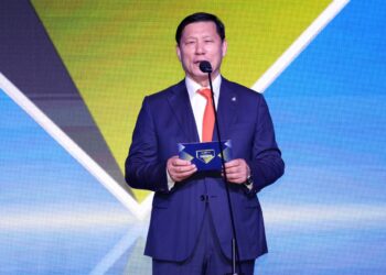 “빵집서 548만원·카페 2300만원 결제”…KBO 허구연 총재, 법카 펑펑 썼다