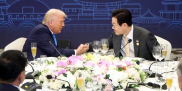 [속보] 한미 관세협상 타결 “총 2000억 달러 현금 투자…의약품 등 최혜국 대우”