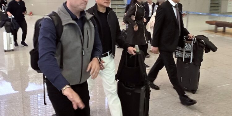 ‘깐부’처럼 뭉쳤다… 젠슨 황, 이재용·정의선과 ‘AI 동맹’ 회동