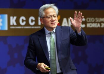 연설 시작하자마자 “깐부치킨 베리 굿”…젠슨 황 이틀째 ‘치맥 사랑’