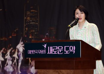 배현진 “천박한 김건희·계엄 역사와 결별해야”