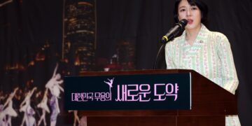 배현진 “천박한 김건희·계엄 역사와 결별해야”