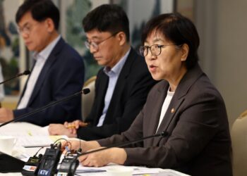 복지 혜택 ‘문턱’ 손본다…정부, 기준 중위소득 전면 개편