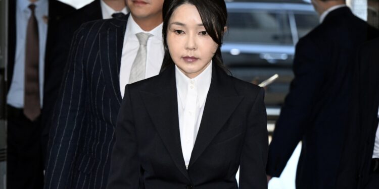 김건희특검, 도주한 ‘도이치 공범’ 충주 휴게소서 체포·압송