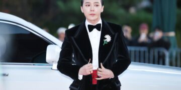 지드래곤, ‘최소 128명 사망’ 홍콩 아파트 화재 참사 애도…2억 기부