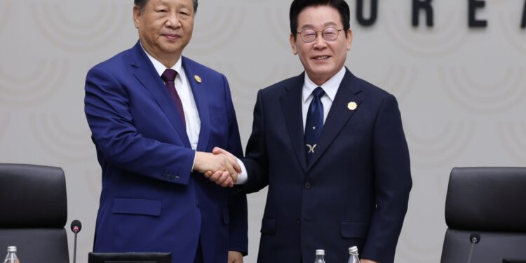 APEC 마친 李대통령 “남북 긴장 완화 선제적 조치 지속할 것”