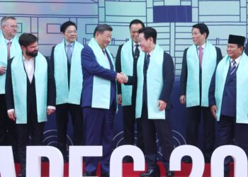 한중 ‘관계 복원’ 손잡았다 | 서울신문