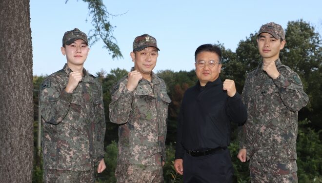 경주 APEC 순찰하던 군인들, 심폐소생술로 쓰러진 노인 구해