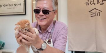 문재인 前대통령 이달 중 유튜버 데뷔