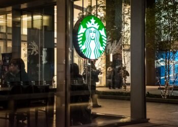 시급 4만 3000원에 “못 살겠다”…美스타벅스 13일 파업 예고, 왜?