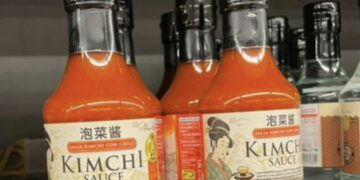 독일 이어 스페인 업체도 ‘김치 왜곡’…라벨에 기모노 女