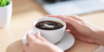 “커피 무조건 끊으라”더니 틀렸다…매일 1잔이 ‘이 질병’ 재발 39% 막아