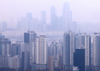 10·15 대책에도 안 잡히는 ‘한강벨트’… 서울 거래 절벽인데 집값 상승폭 커져