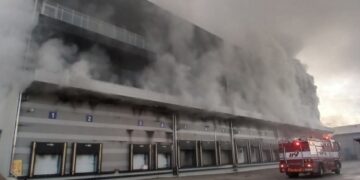 경북 칠곡군 지천면 물류창고 화재…대응 1단계 발령 진화 중