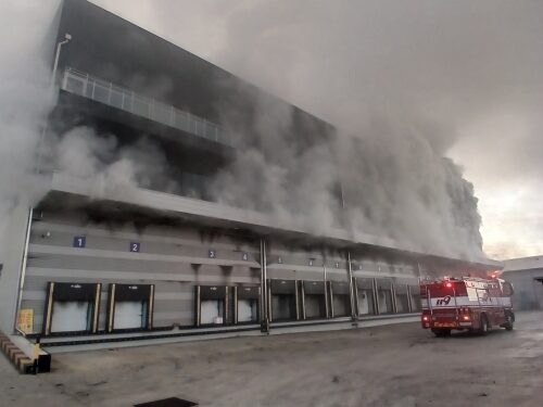 경북 칠곡군 지천면 물류창고 화재…대응 1단계 발령 진화 중