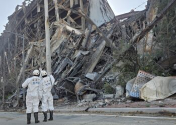 천안 이랜드패션 물류센터 현장감식 ‘붕괴 우려 진입 못해’…3층서 불꽃 확인