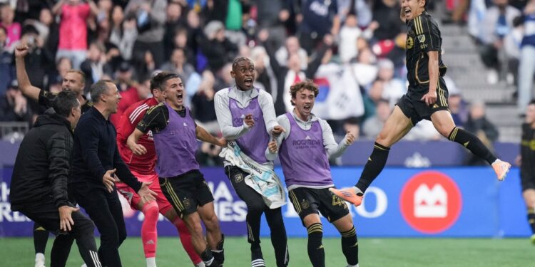 날았다… 날렸다 | 서울신문