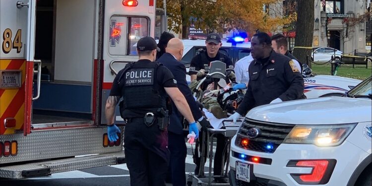 백악관 지척에서 총 맞은 주방위군… 美 충격의 추수감사절