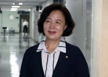 추미애, 법사위원장직 사의 표명…경기지사 출마 본격화