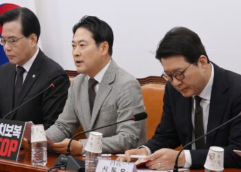 소장파와 일대일 면담 나선 장동혁… 尹 ‘옥중정치’에 당내 비판은 고조