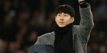 손꼽던 재회, 손 흔든 쏘니… “놀라운 10년”