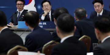 “이때까지 뭐했나, 몇 달이 됐는데” 李 송곳 질문에 기관장 쩔쩔