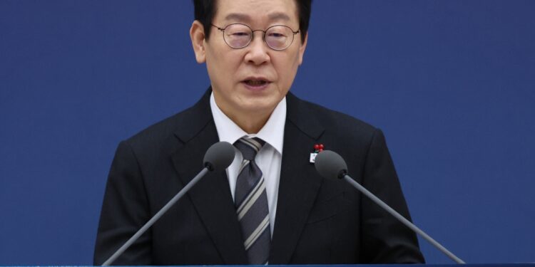 李대통령 “연구개발 투자 망각한 때 있었다… 빨리 복구해야”