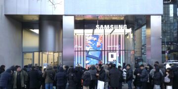 삼성, 두 번 접는 ‘갤럭시 Z 트라이폴드’ 국내 출시