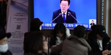 “취약층 ‘죽음’ 택하란 건가” vs “건보 의료비 부담 외면 못해”