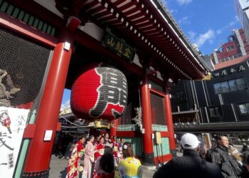 20만원 숙소가 3만원…연말인데 일본 여행 ‘확’ 싸진 까닭