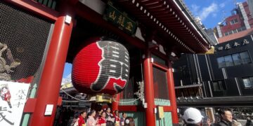 20만원 숙소가 3만원…연말인데 일본 여행 ‘확’ 싸진 까닭