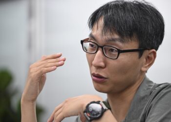 [속보] “정희원이 ‘성적행위 묘사’ 소설 보내” 고소당한 연구원, 맞고소