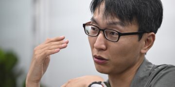 [속보] “정희원이 ‘성적행위 묘사’ 소설 보내” 고소당한 연구원, 맞고소