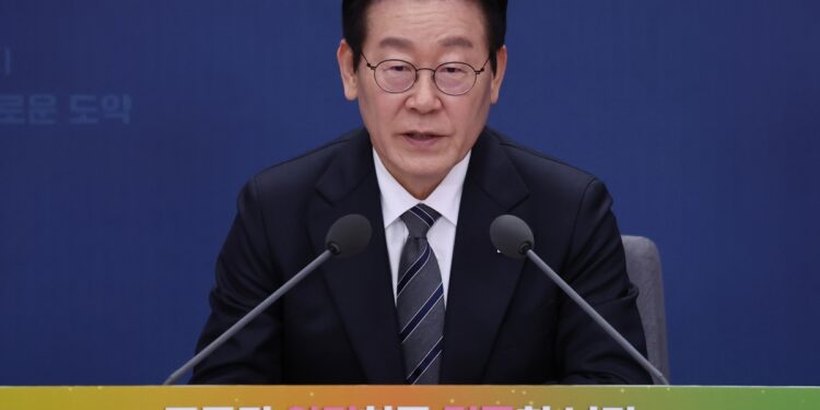 촉법소년 연령 낮아지나…이 대통령 “국무회의서 의논해보자”