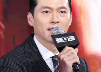 악역 현빈 vs 영웅 이준호… 연말연시 OTT ‘대작 전쟁’