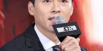 악역 현빈 vs 영웅 이준호… 연말연시 OTT ‘대작 전쟁’