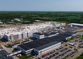 LG엔솔, 美포드 이어 FBPS와도 3.9조 계약해지…K-배터리 악재 도미노 되나