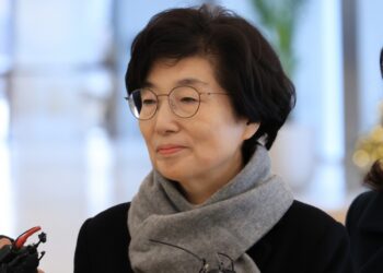 ‘김건희에 로저비비에 선물’ 김기현 아내, 특검 재출석… 대가성 물음엔 ‘묵묵부답’