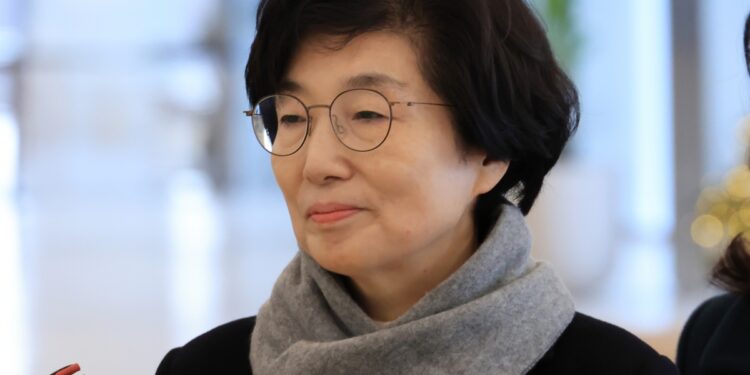 ‘김건희에 로저비비에 선물’ 김기현 아내, 특검 재출석… 대가성 물음엔 ‘묵묵부답’